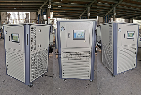 小型高低溫循環(huán)一體機的導熱油詳細介紹 小型高低溫循環(huán)一體機的導熱油詳細介紹